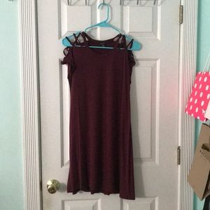 Maroon cross sleeve dress - Rue 21
